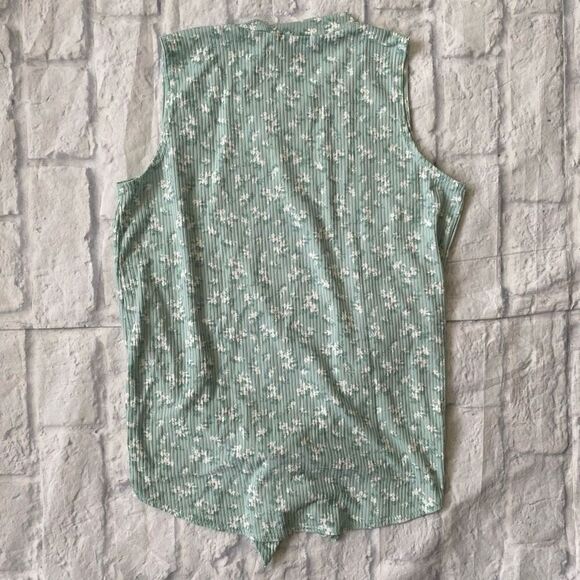 Daytrip youth M sleeveless floral print hi low shirt w/front tie knot - Picture 5 of 5